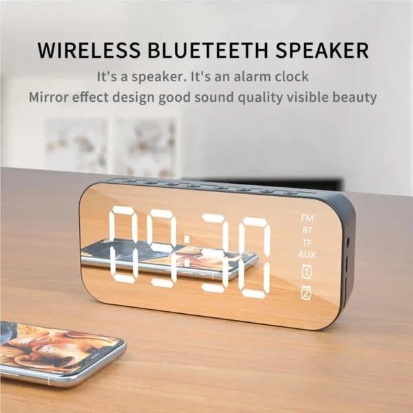 Bocina Bluetooth Altavoz inalámbrico portátil  Reloj digital Despertador con Radio FM Sonido Estéreo HD